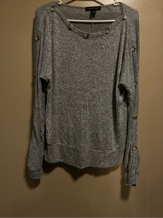 Carolyn Taylor Tops - Carolyn Taylor Heather Gray Knit Top with Button Accents